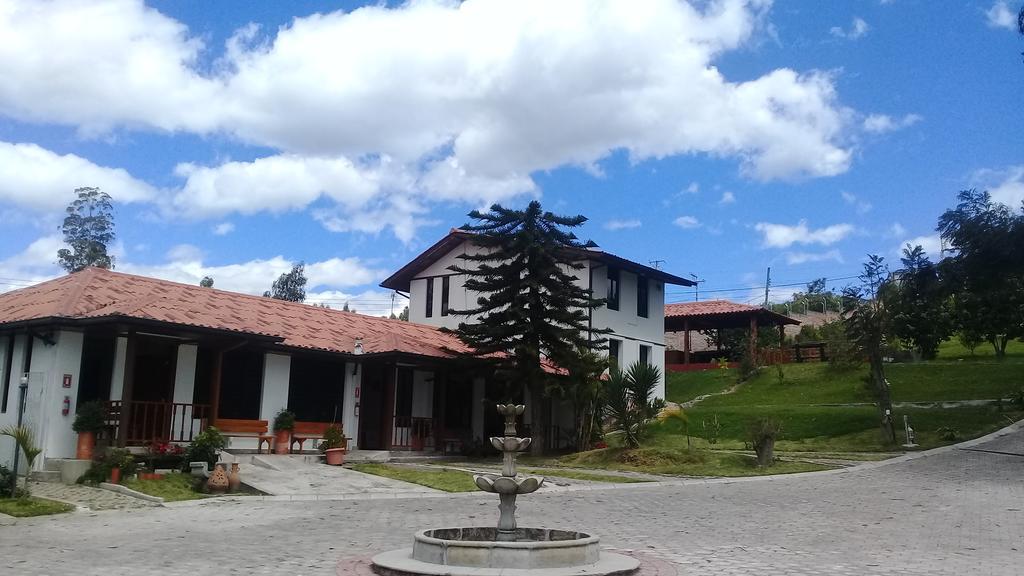 Hosteria Quinta Emilia Кито Экстерьер фото