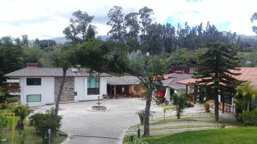 Hosteria Quinta Emilia Кито Экстерьер фото