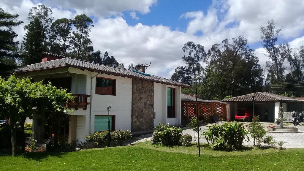 Hosteria Quinta Emilia Кито Экстерьер фото